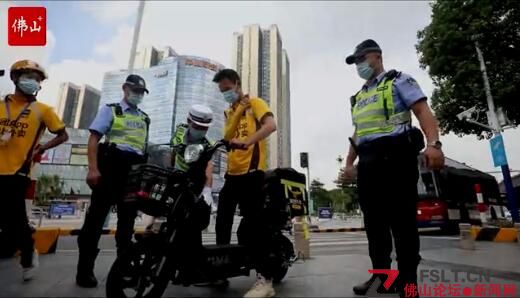 南海聯(lián)合糾察隊(duì)上路 23個(gè)執(zhí)勤點(diǎn)查處摩托車交通違法行為83宗