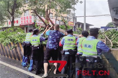 南海雅瑤出現(xiàn)弱龍卷風