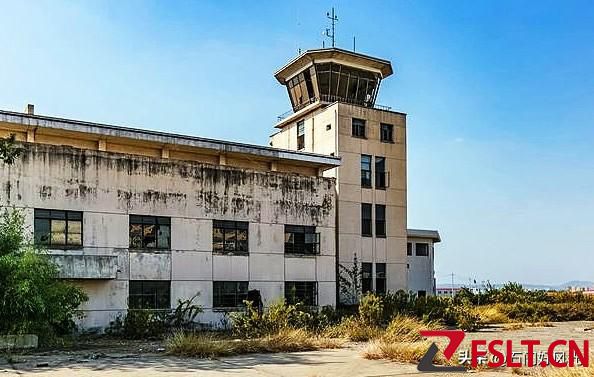 全國最牛民用機場，周圍全是戰(zhàn)斗機，距今70年，現(xiàn)在還在用