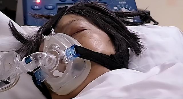 廣東67歲老人心臟驟停，搶救30分鐘無效，2歲小孫子一句話喚醒